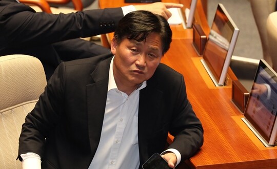 김영진 더불어민주당 의원이 6월 10일 국회에서 열린 본회의에 참석해 있다. 사진=박은숙 기자