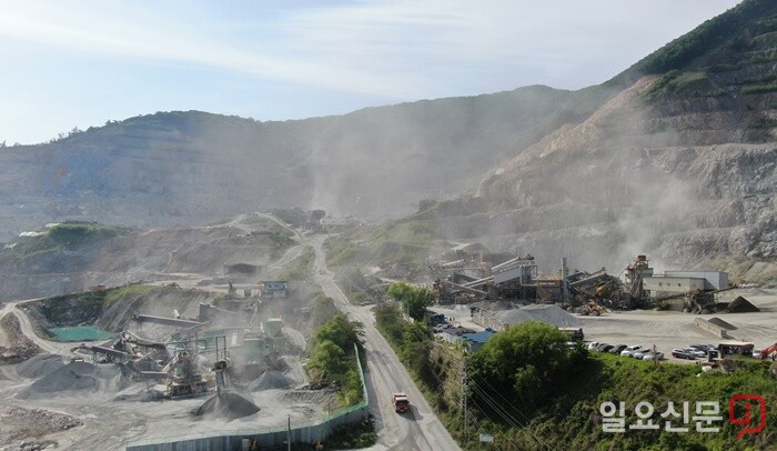 김해시 비산먼지의 온상이 된 봉림석산은 낙동강환경유역청의 관리대상에 올랐다. 사진=정민규 기자