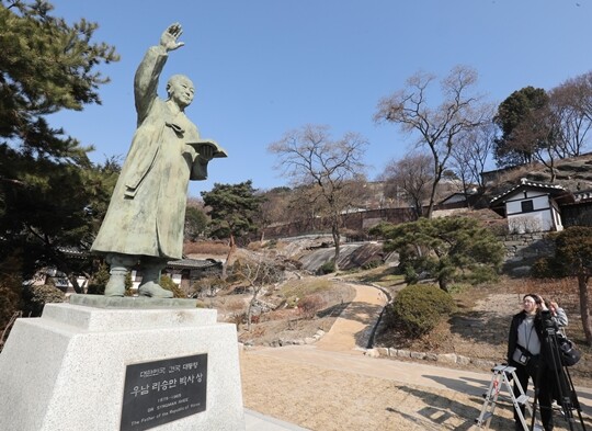 이화장에 있는 고 이승만 전 대통령 동상. 사진=박정훈 기자