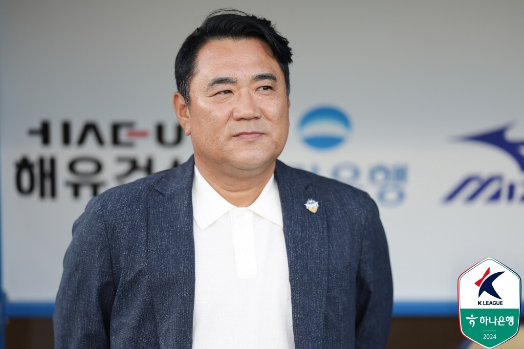 김현석 충남아산 FC 감독은 프로 감독으로서 첫 시즌임에도 성공적으로 팀을 이끌고 있다는 평가를 받는다. 사진=한국프로축구연맹 제공