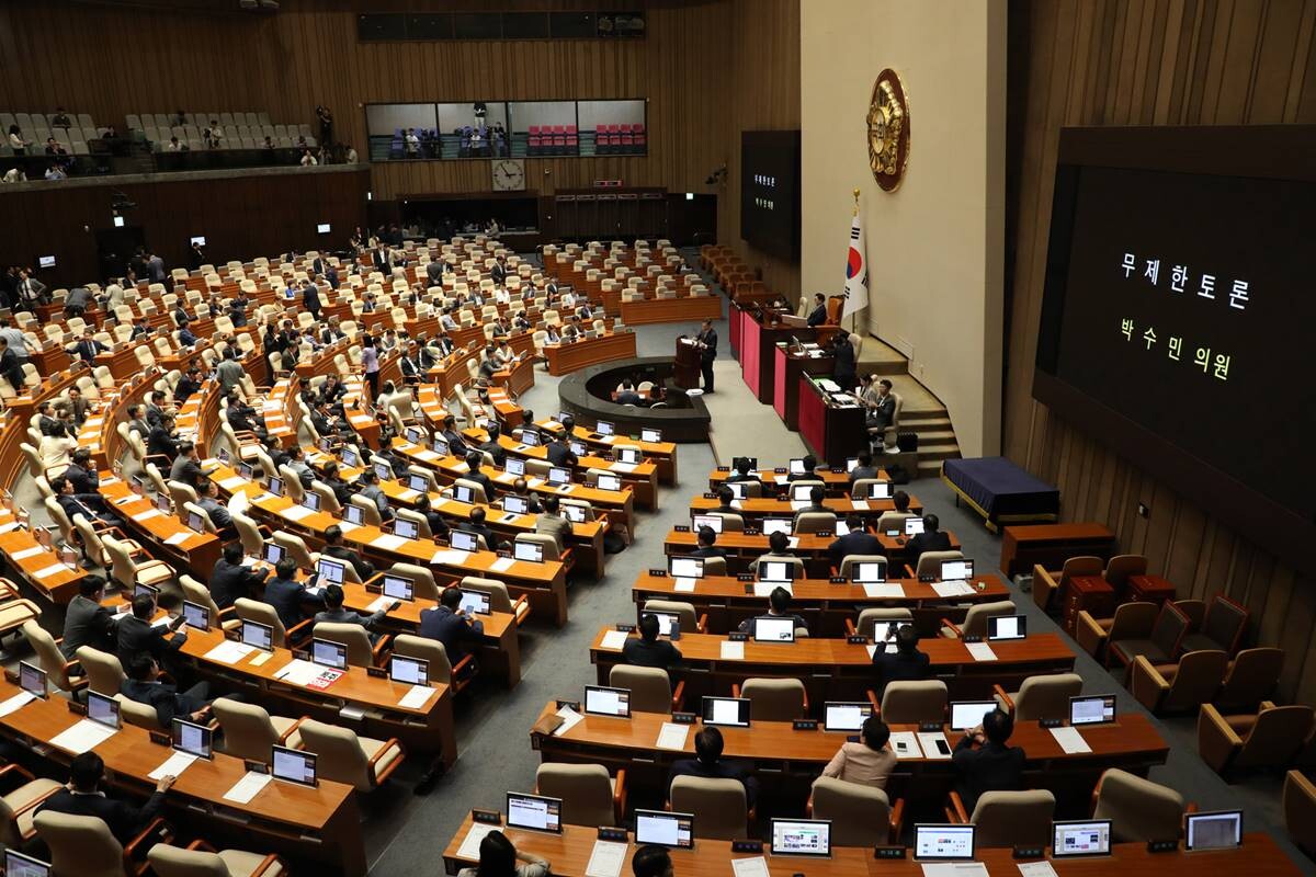 박수민 국민의힘 의원이 1일 국회에서 열린 본회의에서 2024년 민생회복지원금 지급을 위한 특별조치법안(대안)에 반대하는 무제한토론(필리버스터)을 하고 있다. 사진=박은숙 기자