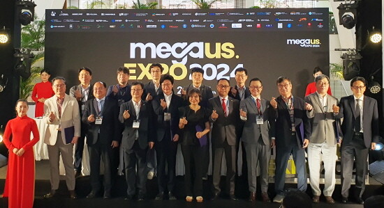 ‘베트남 메가어스(MEGA-US) 엑스포 2024’ 참 기념촬영 모습. 사진=경상국립대 제공