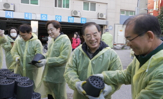 봉사활동 모습. 사진=부산시교육청 제공