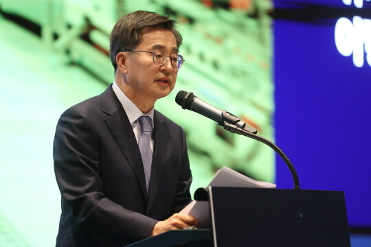 반도체 클러스터 포럼에서 김동연 경기도지사가 축사를 하고 있다. 사진=경기도 제공