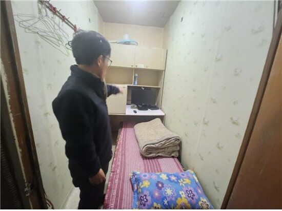 쪽방주민 거주지 점검 모습. 사진=부산시 제공
