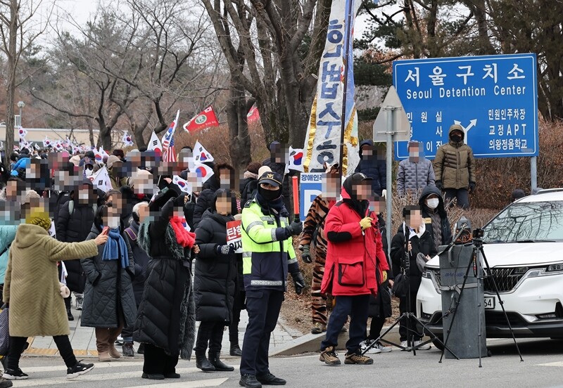'서부지법 난입 사태' 이후 윤석열 대통령 지지자들이 서울구치소와 헌법재판소 등에 난입해 폭력 사태를 벌일지 모른다는 우려가 커지고 있다. 사진=임준선 기자