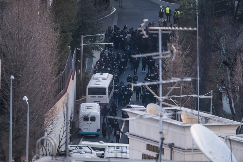 이순형 서울서부지법 영장전담 부장판사가 대통령 관저 수색영장을 발부하면서 ‘형사소송법 110조와 111조 적용을 예외로 한다’고 적시한 것을 두고 논란이 일었다. 사진=최준필 기자