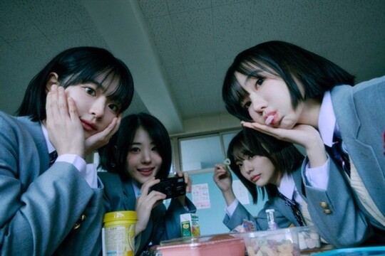 카카오엔터는 쓰리와이코프레이션 지분 50.07%를 87억 6285만 원에 매각했다. 쓰리와이코프레이션은 QWER이 소속된 기획사이자 콘텐츠 제작사다. QWER. 사진=쓰리와이코프레이션 제공