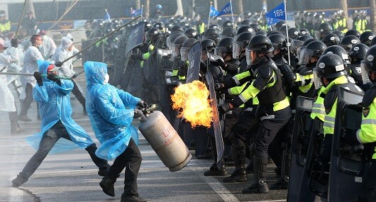 2014년 서울경찰청 기동본부에서 진행 중인 기동대 '훈련점검' 모습. 사진=연합뉴스