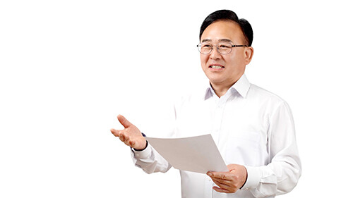 이창재 김천시장 예비후보가 '일요신문'과 가진 인터뷰에서 "김천의 새로운 도약과 희망찬 미래를 열기 위해 이번 선거에 출마하게 됐다. 위기의 김천을 안정화 시키고, 시민이 주인이 되는 행정을 실현하겠다"리며 출마의 변을 밝혔다. 사진=이창재 예비후보 선거사무소 제공