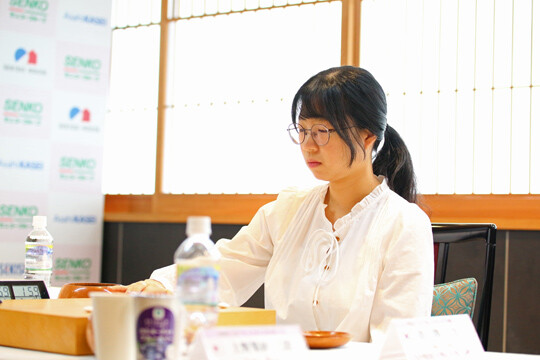 후지사와 리나 7단과 탕자원 6단에게 승리하며 결승에 오른 최정 9단은 복병 우에노 리사 3단에게 일격을 당하며 대회 3연패가 좌절됐다. 사진=한국기원 제공