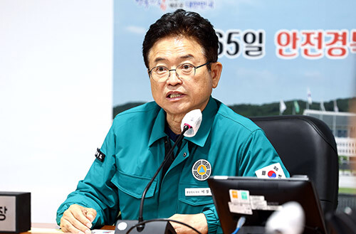 이철우 지사가 23일 영상 회의로 진행된 중앙재난안전대책본부 회의에서 의성지역 특별재난지역 선포 건의와 산불 진화 수송기 등 전면적인 선진형 장비 체계 도입을 요청하고 있다. 사진=경북도 제공