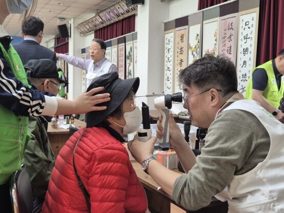 정근 이사장의 진료 장면. 사진=온병원 제공