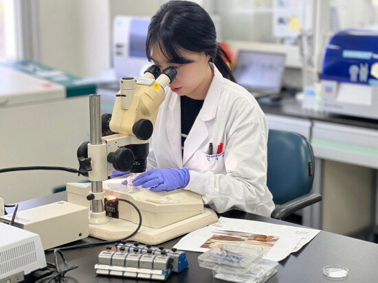 검사 장면. 사진=경남도 제공