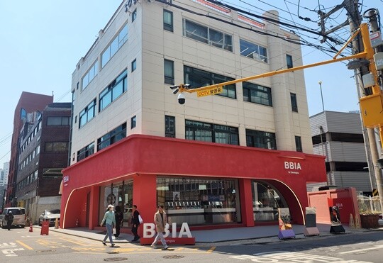 색조 화장품 브랜드 ‘삐아’는 지난 3월 성수에 처음으로 플래그십 매장을 열었다. 사진=김명선 기자