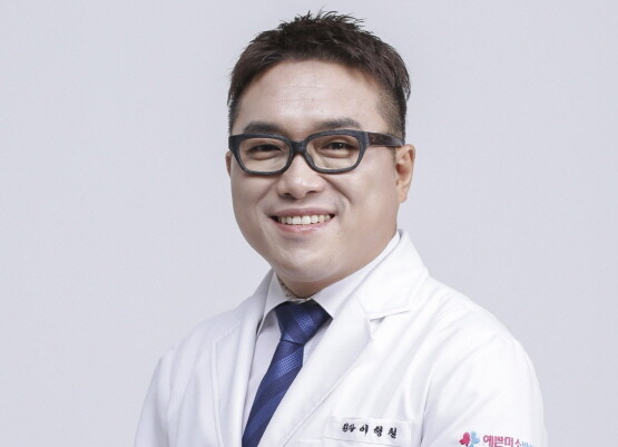 서면 예바치과교정과치과의원 이형철 대표원장. 사진=(주)담하 제공