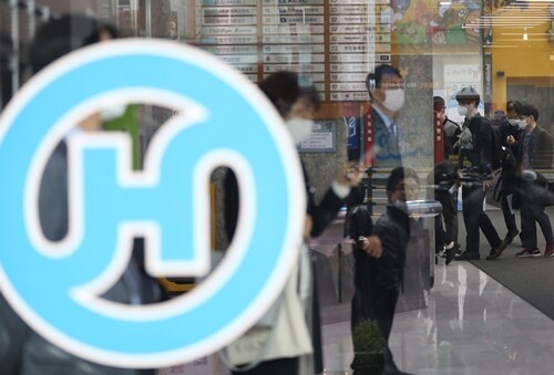 서울 중구 한진빌딩으로 직원들이 출근하고 있다. 사진=박정훈 기자