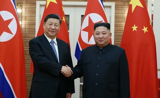 2019년 6월 북중정상회담서 악수하는 시진핑 중국 국가주석과 김정은 북한 국무위원장. 사진=연합뉴스