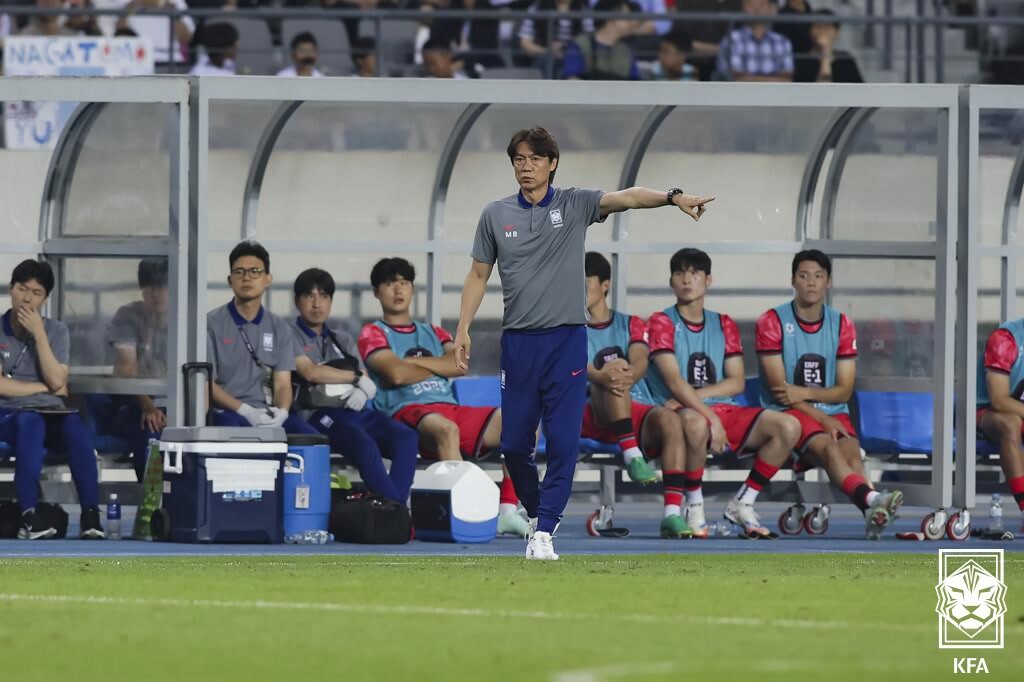 '패장' 홍명보 감독이 한일전 경기력에는 만족감을 표했다. 사진=KFA 제공