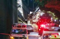 '180t' 콘크리트에 차량 매몰…오산 고가도로 옹벽 붕괴로 40대 남성 사망