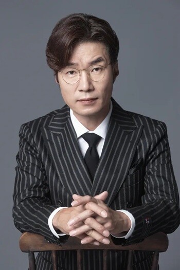 대중들에게 영화 '극한직업'의 최 반장 역으로 눈도장을 찍었던 배우 송영규(55)가 음주운전 혐의로 적발돼 검찰에 넘겨진 사실이 뒤늦게 알려졌다. 사진=매니지먼트 구 제공