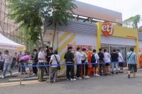 "자영업자 비난한 적 없어"…'990원 소금빵' 논란 커지자 슈카월드, 입 열었다