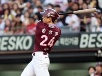 '8월 홈런 8개' 송성문, KBO리그 월간 MVP 선정