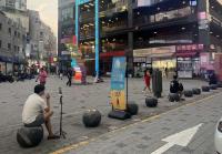 남성들이 비키니 차림 방송까지…‘BJ 성지 부천역’ 인근 상인 몸살 앓는 까닭