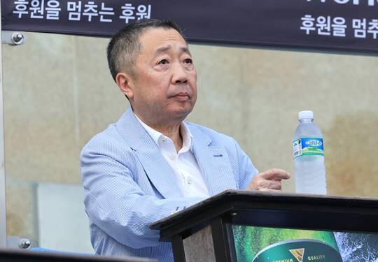 (주)두산이 지주회사로서의 지위를 반납했다. 박정원 두산 회장. 사진=연합뉴스