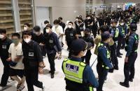 '캄보디아 송환자'는 범죄 피해자이자 피의자…민주당 "냉정히 대처할 것"