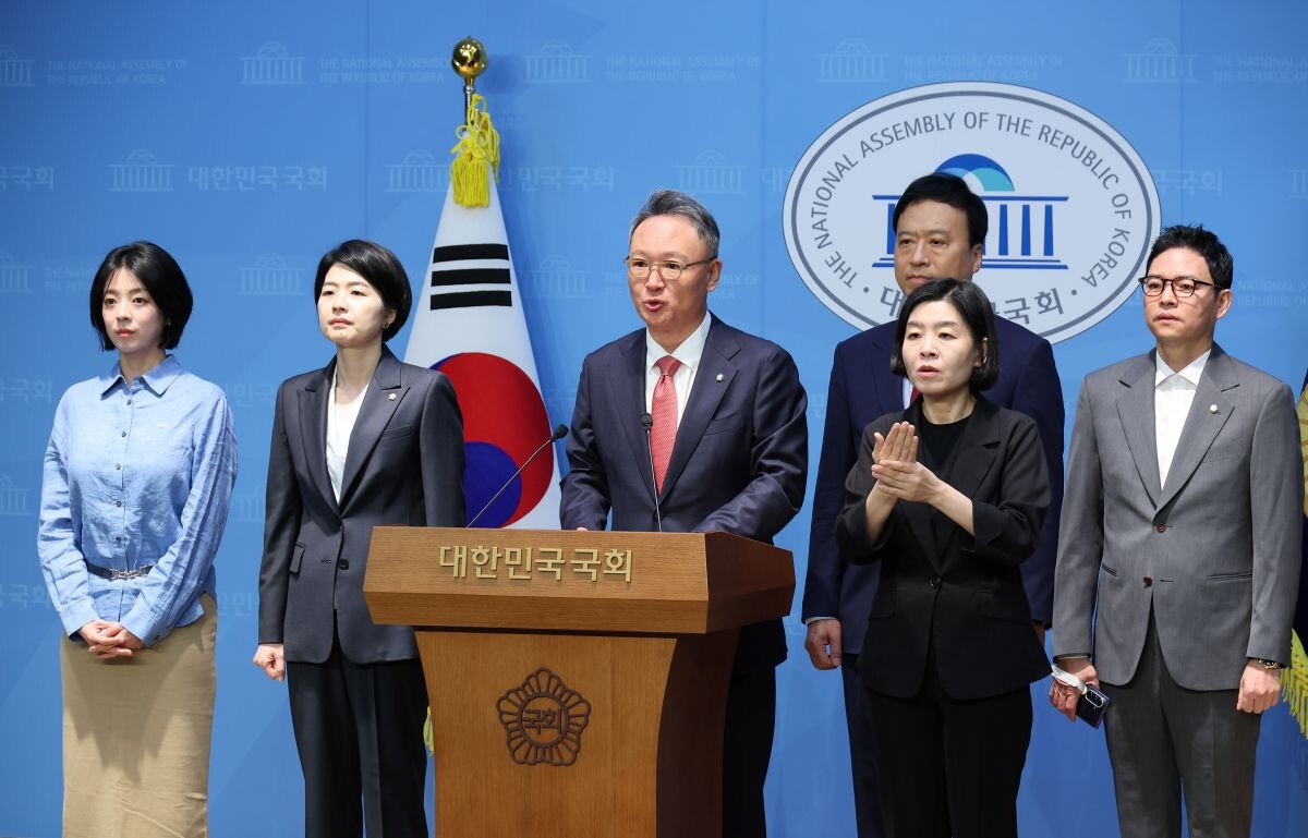 안상훈 의원이 21일 서울 여의도 국회 소통관에서 특별검사의 임명 등에 관한 법률 일부 개정법률안 발의 기자회견을 하고 있다. 사진=연합뉴스