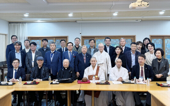 10월 정기회의 기념촬영 모습. 사진=국제종교연합 제공