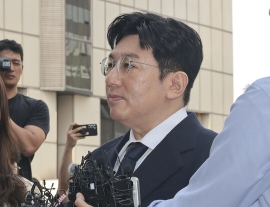 사기적 부정거래 의혹을 받고 있는 연예기획사 하이브(HYBE)의 방시혁 의장이 경찰에 재소환됐다. 지난 9월 두 차례 공개 소환한 데 이어 세 번째다. 사진=박정훈 기자