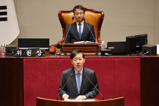 구윤철 경제부총리 겸 기획재정부 장관이 11월 6일 국회에서 열린 예산결산특별위원회 전체회의에서 2026년도 정부 예산안 제안 설명을 하고 있다. 사진=박은숙 기자