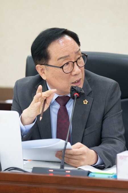 인천시의회 교육위원회 소속 한민수 의원