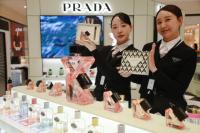 롯데백화점 부산본점 “향기로 전하는 감성, 연말 선물 트렌드는 향수”