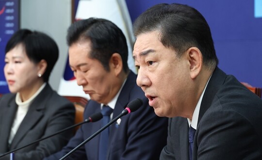더불어민주당 김병기 원내대표가 11월 10일 국회에서 열린 최고위원회의에서 발언하고 있다. 사진=박은숙 기자