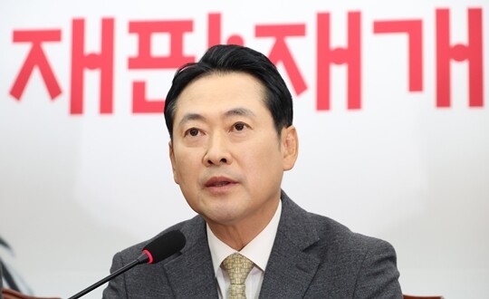 국민의힘 장동혁 대표가 11월 13일 국회에서 열린 최고위원회의에서 발언하고 있다. 사진=박은숙 기자