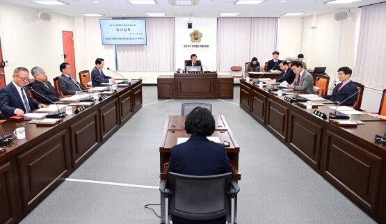 경남·부산 행정통합 특별위원회 제4차 회의 장면. 사진=경남도의회 제공