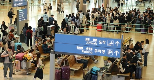 항공업계 성수기로 꼽히는 올해 3분기 항공사들은 줄줄이 부진한 성적표를 받았다. 인천국제공항 출국장. 사진=임준선 기자