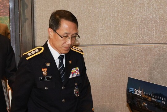 12월 1일 유재성 경찰청장 직무대행(사진)이 지난해 12·3 비상계엄 당시 국회 출입을 통제한 경찰의 행위에 대해 "위헌·위법한 행위"였다며 대국민 사과했다. 사진=연합뉴스