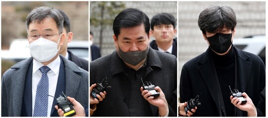 성남시가 화천대유자산관리(화천대유) 대주주 김만배 씨(왼쪽부터), 유동규 전 성남도시개발공사 기획본부장, 남욱 변호사 등 대장동 민간업자들의 부동산과 예금 등을 대상으로 13건의 가압류를 신청했다. 2023년 2월 서초구 서울중앙지방법원에서 열린 대장동 개발 사업 로비·특혜 의혹 관련 공판에 출석하는 이들 모습. 사진=연합뉴스