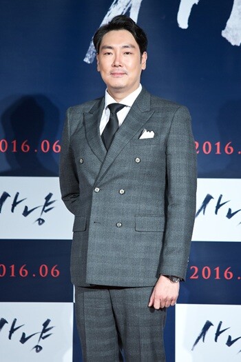 10대 시절 일진 무리와 어울려 다니면서 중범죄를 저질렀다는 폭로가 나온 배우 조진웅(본명 조원준·49)이 폭로 내용을 일부만 인정했다. 사진=임준선 기자