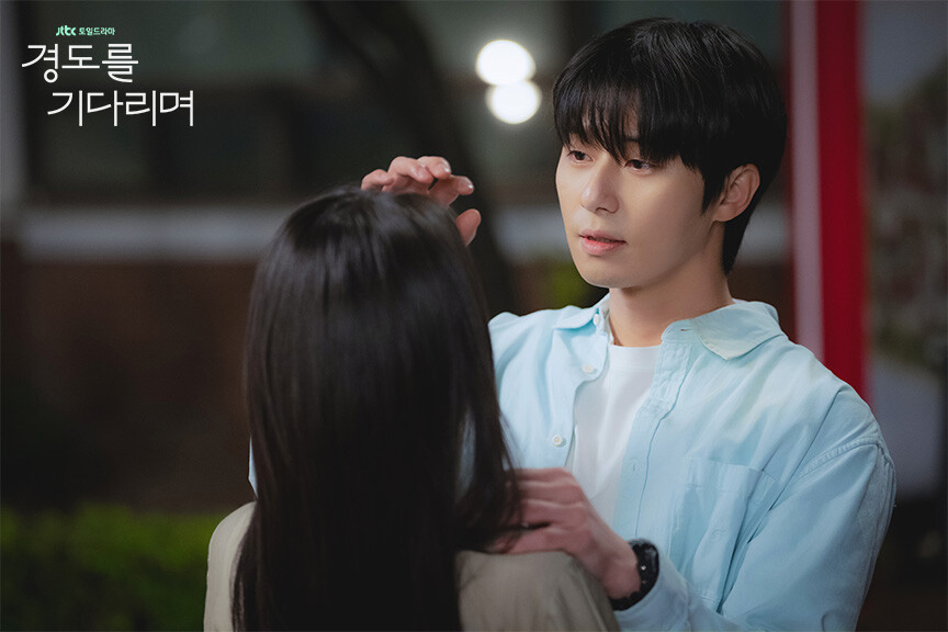 JTBC 토일 드라마 ‘경도를 기다리며’의 박서준은 너무 버거운 경쟁작들과 경쟁해야 하는 불운한 대진표를 만났다. 사진=JTBC 제공