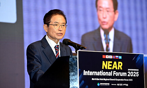 이철우 지사가 9일 경주 힐튼호텔에서 열린 '2025 NEAR 동북아 지방의회협력 국제포럼'에서 환영사를 하고 있다. 사진=경북도 제공