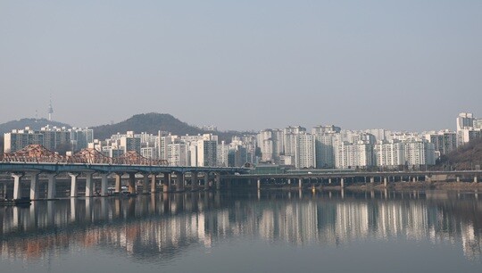 서울 한강변 아파트 단지 모습으로 기사의 특정 내용과 관련없다. 사진=연합뉴스