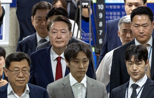 윤석열 전 대통령이 지난 7월 9일 열린 2차 구속 전 피의자 심문(영장실질심사)을 마친 뒤 서울구치소로 향하고 있다. 사진=사진공동취재단