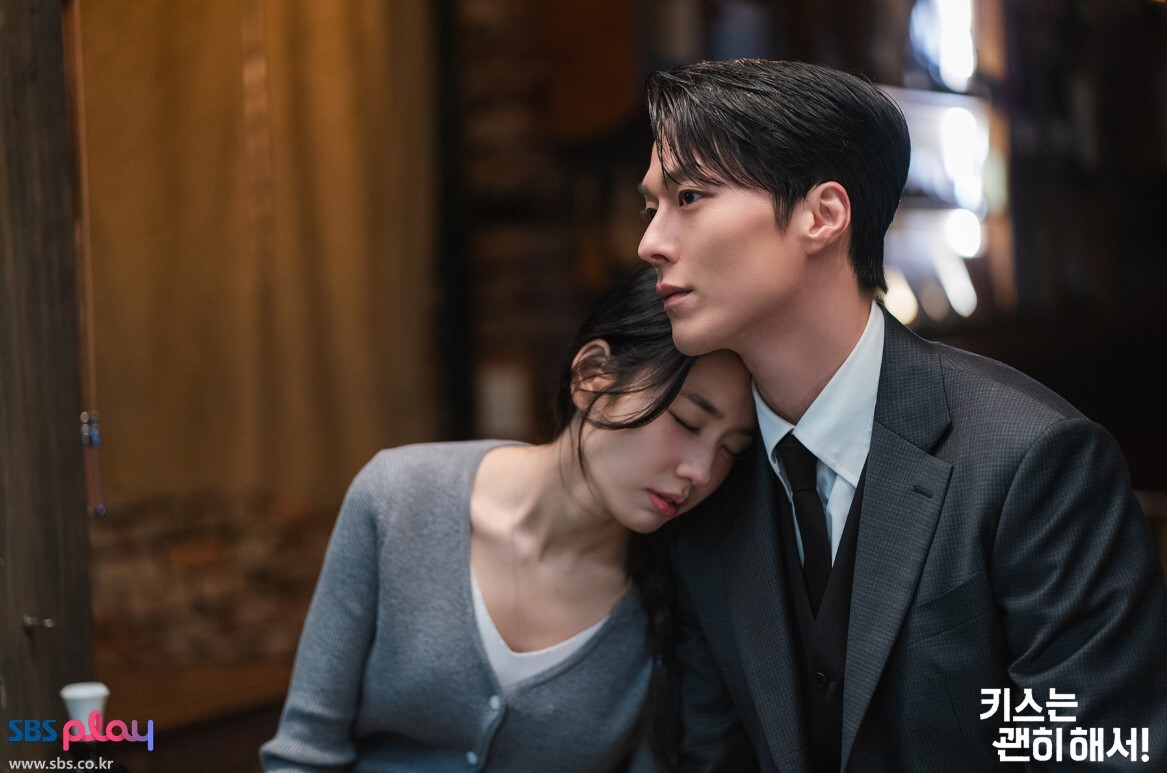 ‘키스는 괜히 해서’는 2주 연속 넷플릭스 글로벌 순위 1위(비영어권)를 차지하며 확실한 글로벌 흥행력을 선보였다. 사진=SBS 제공