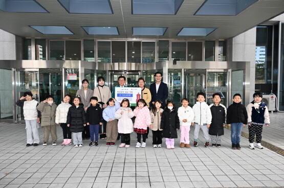 이웃돕기 성금 기탁 장면. 사진=기장군 제공