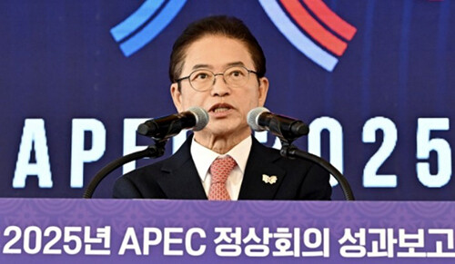사진은 지난달 5일 경주박물관 '천년미소관'에서 APEC 성과보고회를 갖고 있는 이철우 지사. 사진=일요신문 DB
